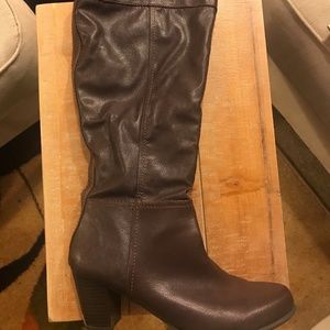 Brown faux leather boot